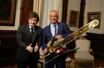 RFK Jr. Poses for Bizarre Photographs With Argentina’s President as They Plot Different to World Well being Group