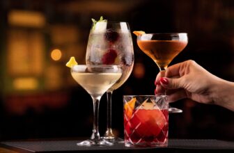 The Hidden Value of Completely happy Hour: 6 Midlife Ingesting Crimson Flags Each Girl Ought to Know