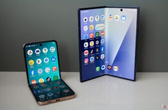 5 easy causes I will all the time choose a clamshell over book-style folding telephone