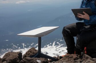 SpaceX acquires $2.6 billion extra in spectrum licenses from EchoStar